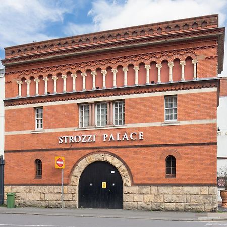 Strozzi Palace Suites By Mansley 첼튼엄 외부 사진