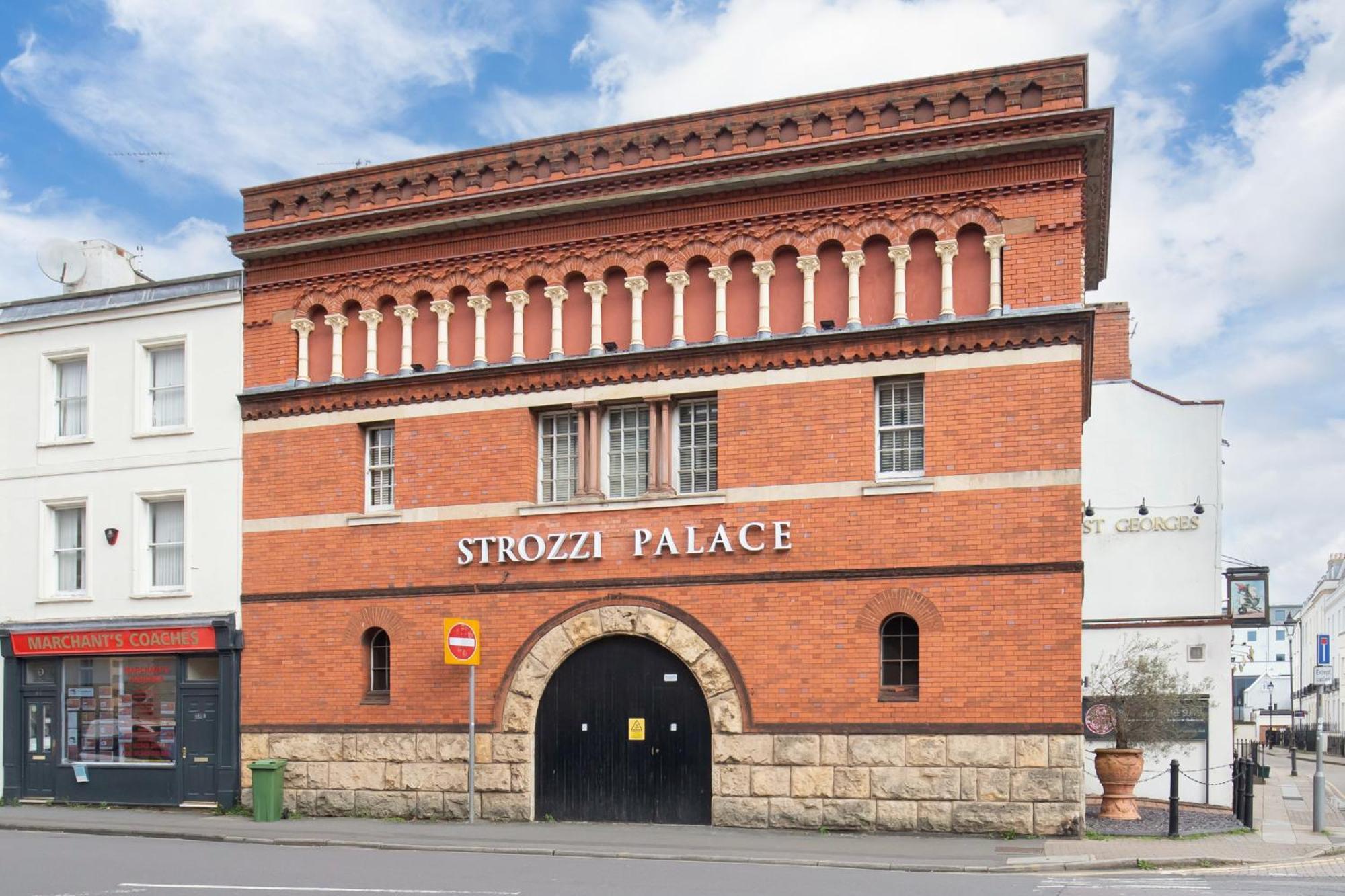 Strozzi Palace Suites By Mansley 첼튼엄 외부 사진
