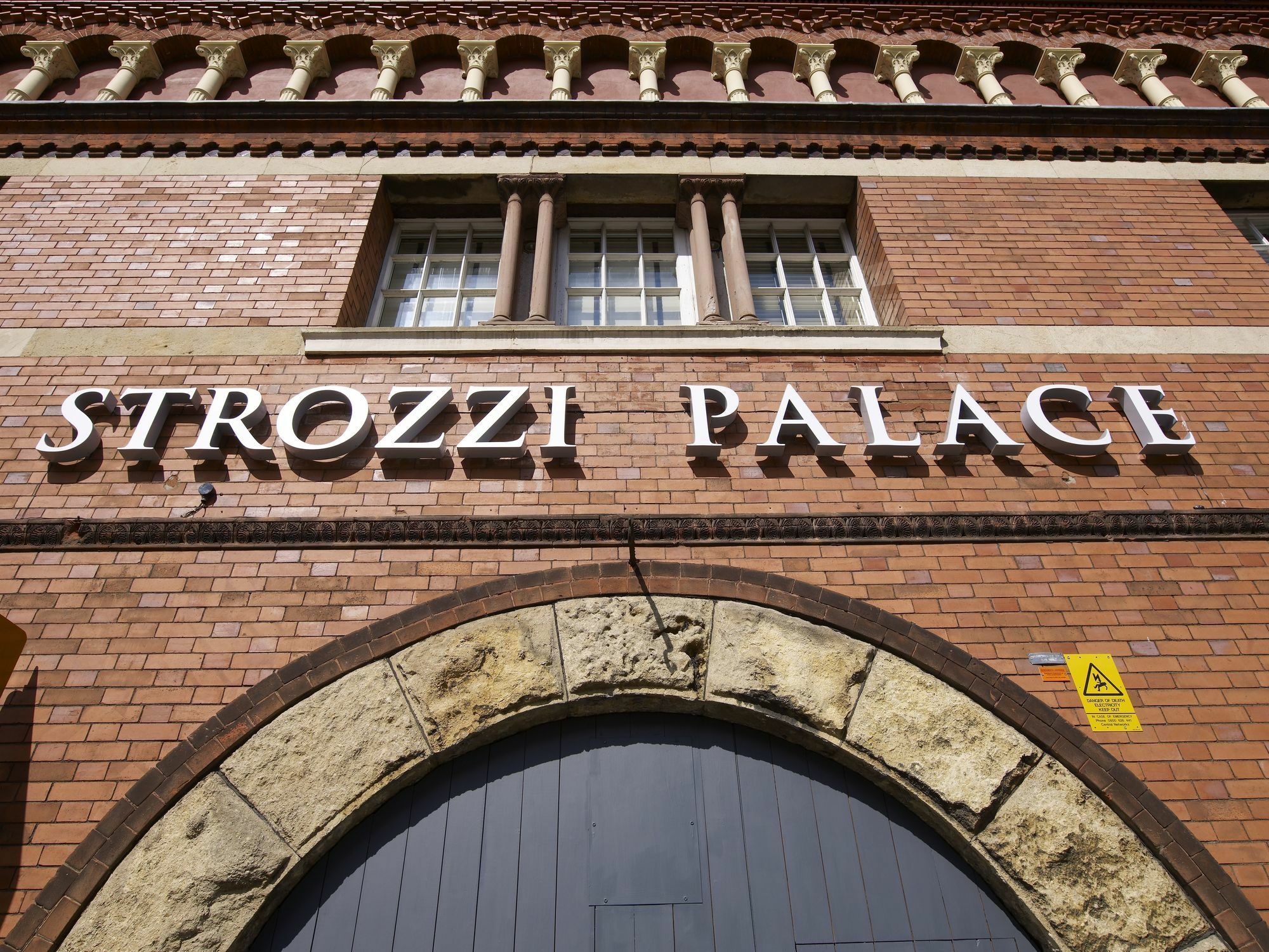 Strozzi Palace Suites By Mansley 첼튼엄 외부 사진